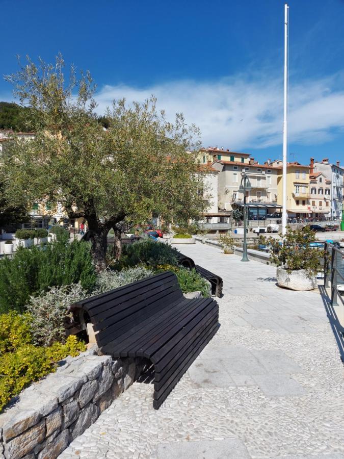Modern And Cosy Apartment Ivana With A Beautiful Seaview Moscenicka Draga Luaran gambar